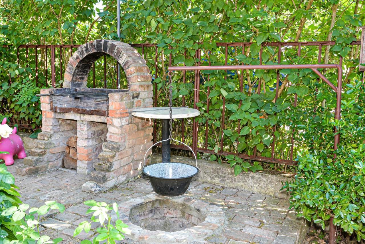 Holly Vendeghaz Appartement Hajdúszoboszló Buitenkant foto
